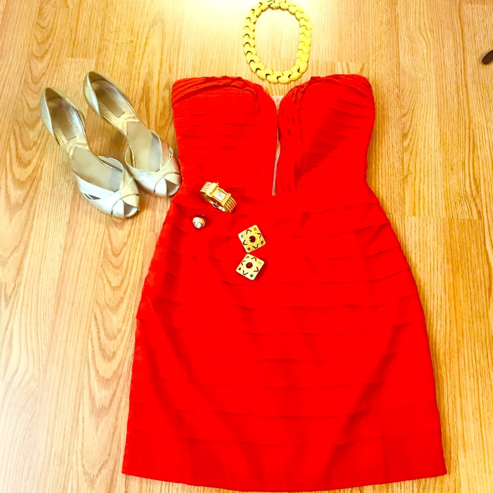 NWT RED STRAPLESS DRESS